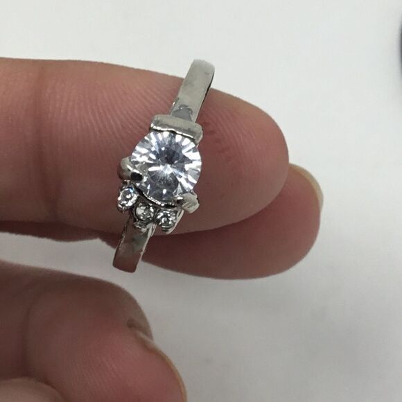 Cubic Zirconia Simple Setting Fashion Ring (H15) - Picture 2 of 6